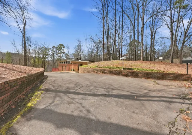 4th image of 820 Atkinson Dr, Dalton, GA 30720 | MLS# 1530424