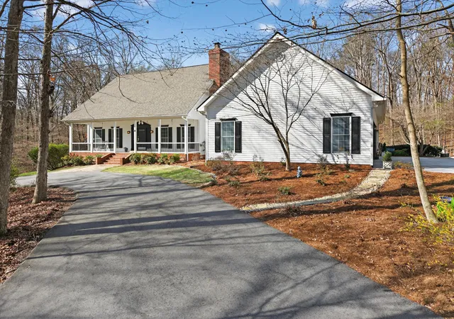 Homes for sale in Tunnel Hill, GA | 1400 Dogwood Valley Rd, Tunnel Hill, GA 30755 | MLS# 1530284