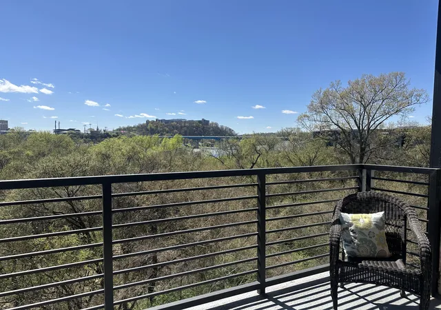 Homes for sale in Chattanooga, TN | 200 Manufacturers Rd #Apt 407, Chattanooga, TN 37405 | MLS# 1530716