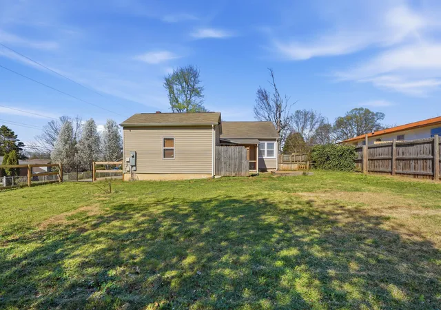 Photo 4 of Sale Pending at 210 Gale Dr, Cleveland, TN 37312 | MLS# 1530551 | Listing updated on 2026-09-10