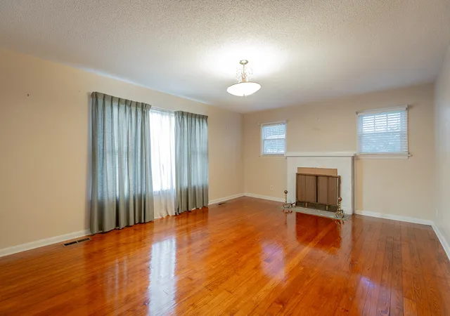 Photo 4 of Single family home for sale at 1010 Main St, Jasper, TN 37347 | MLS# 1530555 | Listing updated on 2026-09-04