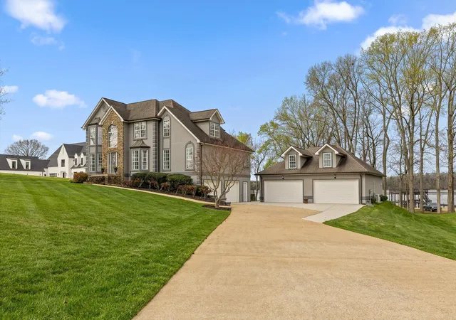 Photo 3 of Single family home for sale at 6422 Ware Branch Cvs Dr, Harrison, TN 37341 | MLS# 1530699 | Listing updated on 2026-08-03