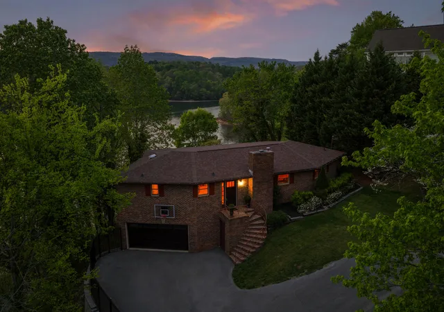 2nd image of 979 Clift Cave Rd, Soddy Daisy, TN 37379 | MLS# 1532295