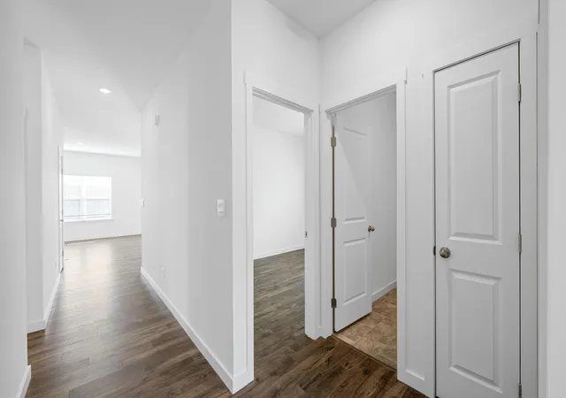Photo 3 of Single family home for sale at 8477 Bright Water Dr, Ooltewah, TN 37363 | MLS# 1530687 | Listing updated on 2026-10-05