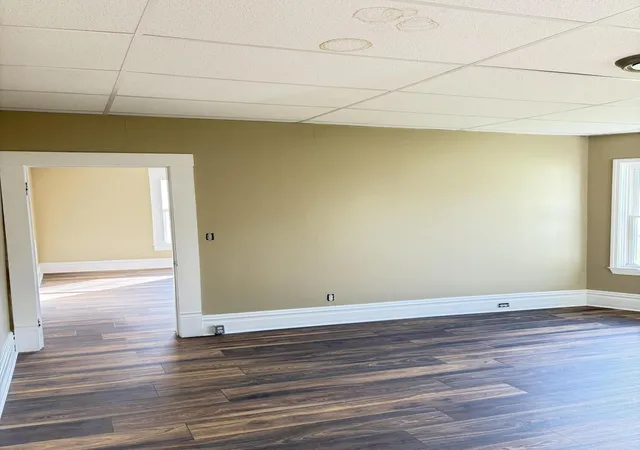Listing Photo 2 - Condo for sale in building located at 1703 Bailey Ave, Chattanooga, TN 37404 - Unit #