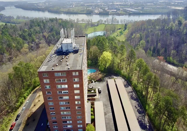 2nd image of 1414 Continental Dr, Chattanooga, TN 37405