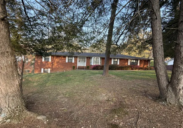 Homes for sale in Chattanooga, TN | 528 S Seminole Dr, Chattanooga, TN 37412 | MLS# 1531171