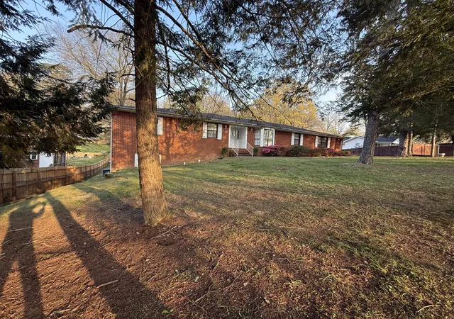 Homes for sale in Chattanooga, TN | 528 S Seminole Dr, Chattanooga, TN 37412 | MLS# 1531171
