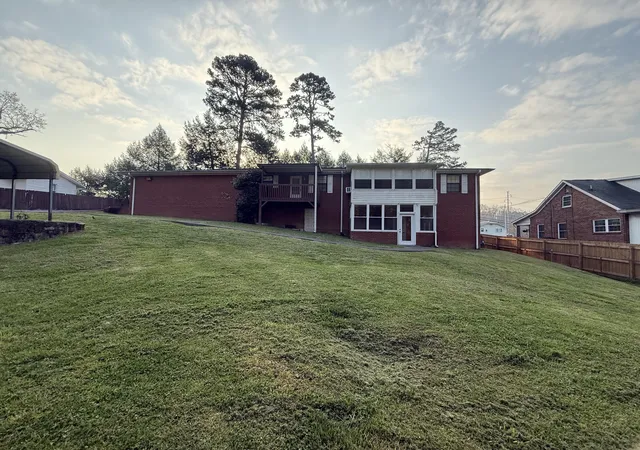 Homes for sale in Chattanooga, TN | 528 S Seminole Dr, Chattanooga, TN 37412 | MLS# 1531171