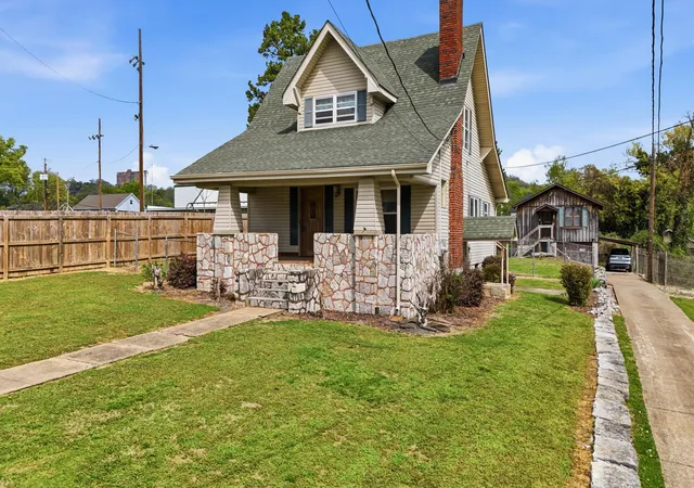 Homes for sale in Chattanooga, TN | 111 W Manning St, Chattanooga, TN 37405 | MLS# 1531457