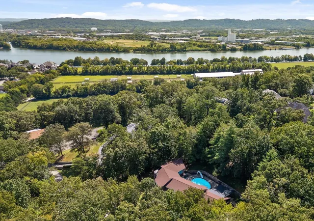 Photo 50 of Mansion for sale at 1108 W River Hills Dr, Chattanooga, TN 37415 | MLS# 1531422 | Listing updated on 2026-09-15