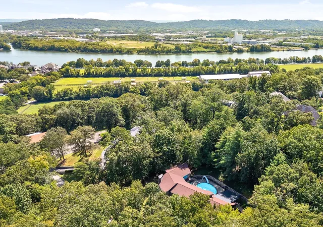 Photo 4 of Single family home for sale at 1108 W River Hills Dr, Chattanooga, TN 37415 | MLS# 1531422 | Listing updated on 2026-09-15