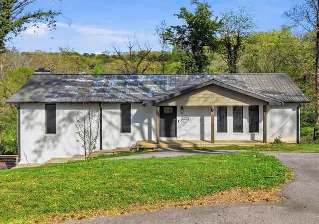 1st image of 6100 Lottie Ln, Chattanooga, TN 37416 | MLS# 1531732