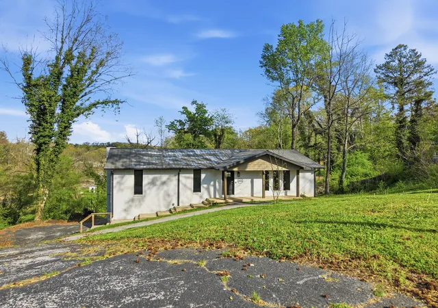 image of 6100 Lottie Ln, Chattanooga, TN 37416 | MLS# 1531732
