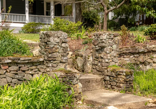 Homes for sale in Lookout Mountain, TN | 302 Laurel Ln, Lookout Mountain, TN 37350 | MLS# 1533287