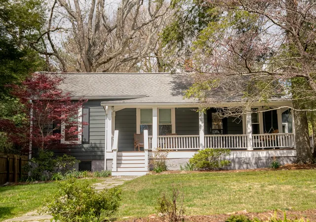 Homes for sale in Lookout Mountain, TN | 302 Laurel Ln, Lookout Mountain, TN 37350 | MLS# 1533287
