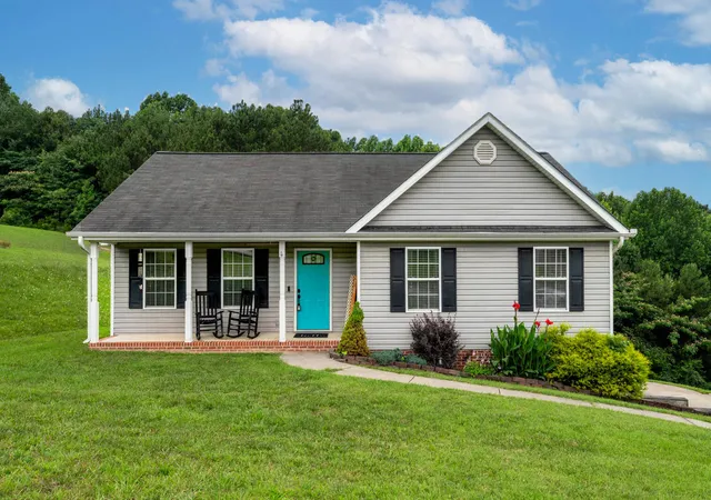 Homes for sale in Ringgold, GA | 610 Eagle View Dr, Ringgold, GA 30736 | MLS# 1531639