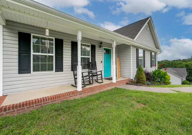 Homes for sale in Ringgold, GA | 610 Eagle View Dr, Ringgold, GA 30736 | MLS# 1531639