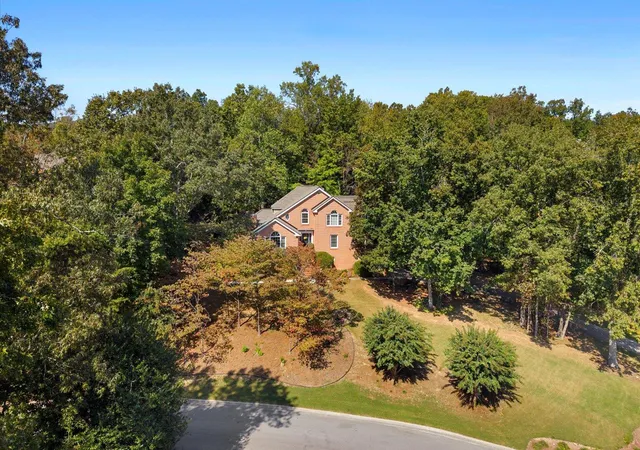 Photo 3 of Single family home for sale at 2100 Coventry Dr, Dalton, GA 30720 | MLS# 1531693 | Listing updated on 2026-09-09