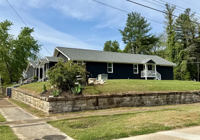 Homes for sale in South Pittsburg, TN | 602 Elm Ave #1,2,3,4, South Pittsburg, TN 37380 | MLS# 1533145