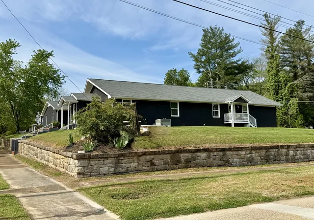 Homes for sale in South Pittsburg, TN | 602 Elm Ave #1,2,3,4, South Pittsburg, TN 37380 | MLS# 1533145