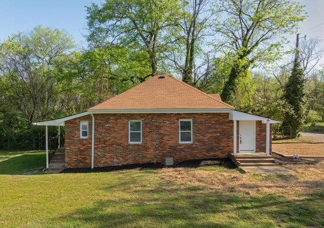 Homes for sale in Chattanooga, TN | 1717 Stanfiel St, Chattanooga, TN 37406 | MLS# 1531826