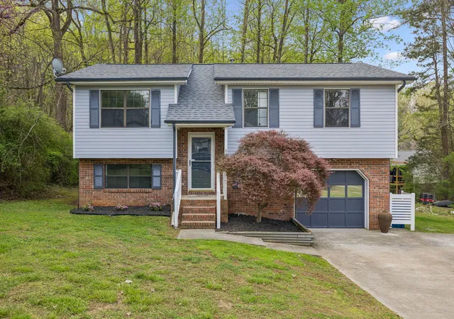 1st image of 112 Stegall St, Rossville, GA 30741 | MLS# 1531835