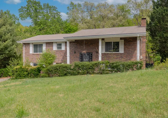 Photo 1 of Single family home for sale at 325 Cindy Cir, Ringgold, GA 30736 | MLS# 1533120 | Listing updated on 2026-08-19