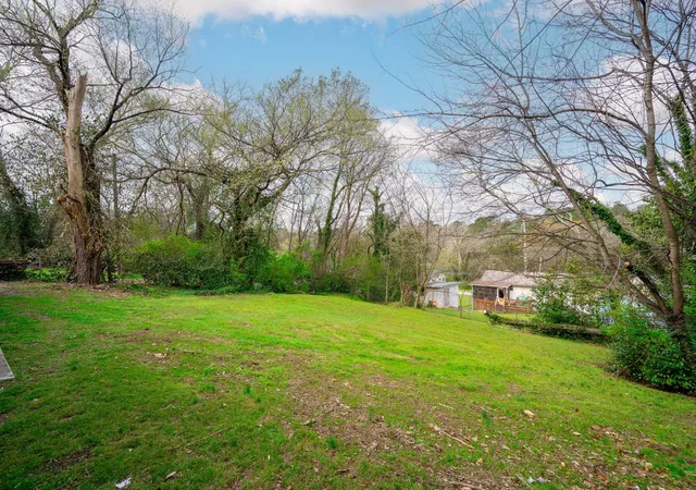 Photo 20 of Sale Pending at 1713 Parkway Dr, Chattanooga, TN 37406 | MLS# 1532306 | Listing updated on 2026-08-12