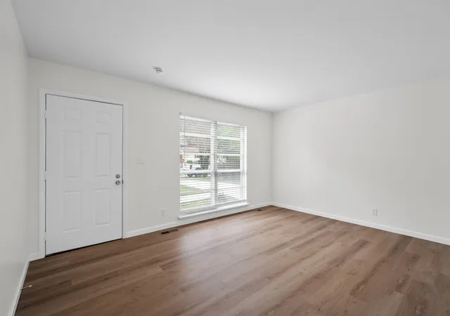 Photo 4 of Sale Pending at 1713 Parkway Dr, Chattanooga, TN 37406 | MLS# 1532306 | Listing updated on 2026-08-12