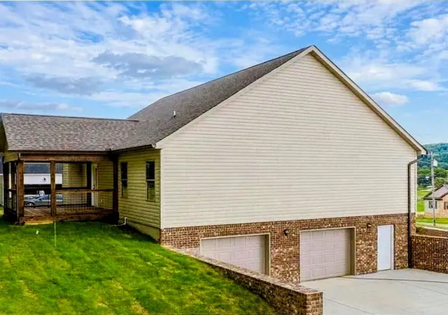 Photo 3 of Sale Pending at 7100 Blue Springs Rd Se, Cleveland, TN 37311 | MLS# 1532616 | Listing updated on 2026-09-06