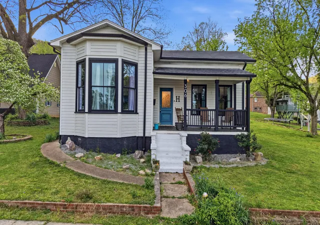 Homes for sale in South Pittsburg, TN | 306 Pine Ave, South Pittsburg, TN 37380 | MLS# 1532146