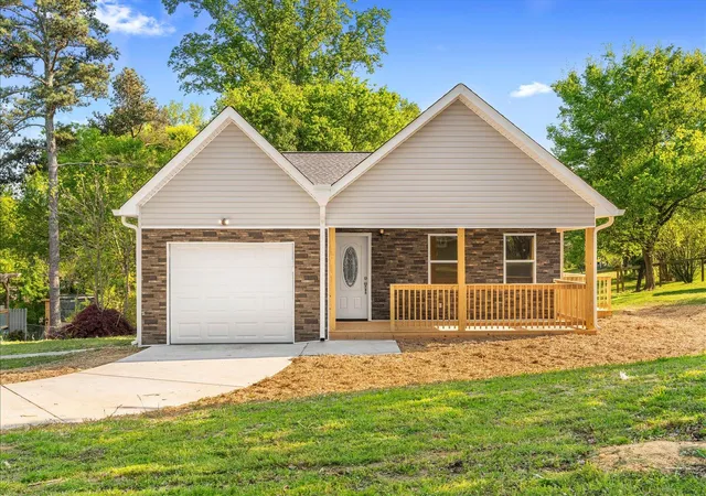 1st image of 6 Catherine St, Rossville, GA 30741 | MLS# 1532346
