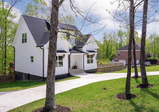 3rd image of 4632 Pattentown Rd, Ooltewah, TN 37363 | MLS# 1532371