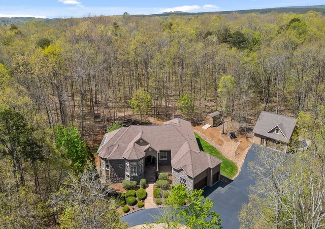 Homes for sale in Signal Mountain, TN | 240 Horseshoe Bend Rd E, Signal Mountain, TN 37377 | MLS# 1533073