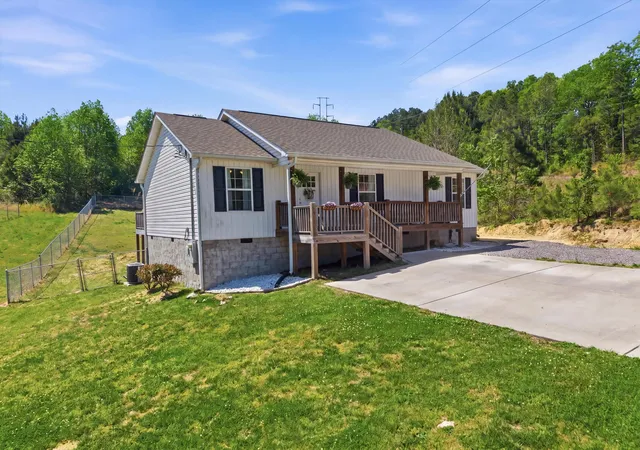 Homes for sale in Tunnel Hill, GA | 3587 Colston Ln, Tunnel Hill, GA 30755 | MLS# 1532738
