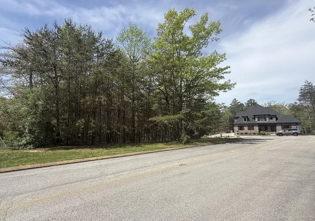 Homes for sale in Signal Mountain, TN | 5 Ives Lake Rd, Signal Mountain, TN 37377 | MLS# 1532520
