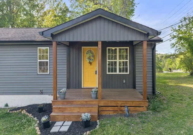 Photo 1 of Single family home for sale at 2500 Se Woodland Dr, Cleveland, TN 37323 | MLS# 1532579 | Listing updated on 2026-07-27