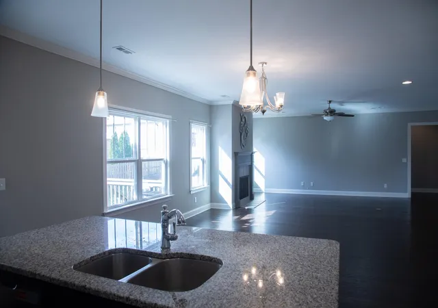 5th image of 565 Lakeshore Cove Dr, Fort Oglethorpe, GA 30742 | MLS# 1532887