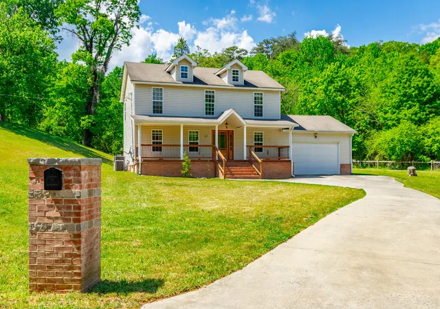 Single family home for sale at 957 Lower Ml Rd, Hixson, TN 37343 | MLS# 1532886