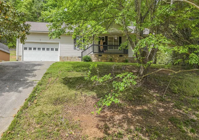 Photo 3 of Single family home for sale at 532 Eagle Cliff Dr, Flintstone, GA 30725 | MLS# 1532936 | Listing updated on 2026-09-08