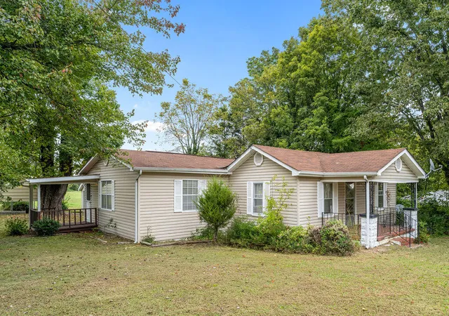 Homes for sale in Rossville, GA | 136 Summit St, Rossville, GA 30741 | MLS# 1532993