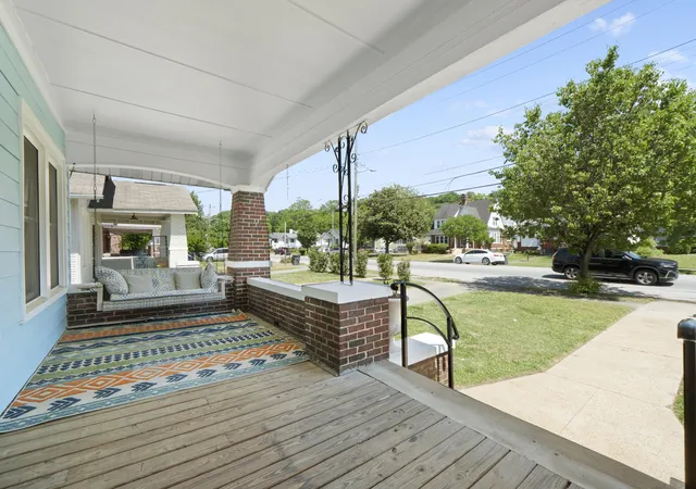 3rd image of 301 Glenwood Dr, Chattanooga, TN 37404 | MLS# 1533201