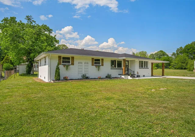 Homes for sale in Hixson, TN | 7803 Middle Valley Rd, Hixson, TN 37343 | MLS# 1533414