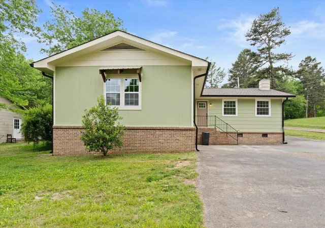 Photo 1 of Sale Pending at 9422 E Brainerd Rd, Chattanooga, TN 37421 | MLS# 1533469 | Listing updated on 2026-10-15