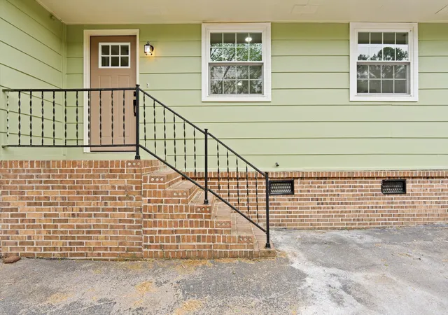 Photo 3 of Sale Pending at 9422 E Brainerd Rd, Chattanooga, TN 37421 | MLS# 1533469 | Listing updated on 2026-10-15