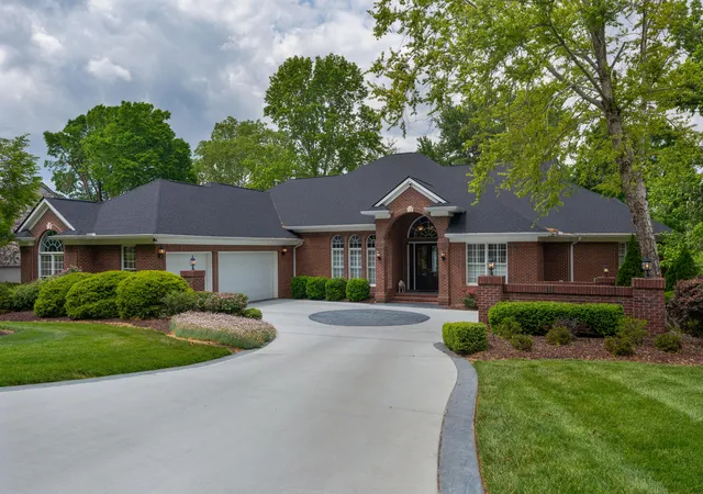 1st image of 4925 Bal Harbor Cir, Chattanooga, TN 37416 | MLS# 1533850