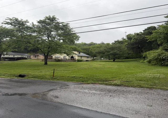 3rd image of 1142 Pineville Rd, Chattanooga, TN 37405 | MLS# 1533657