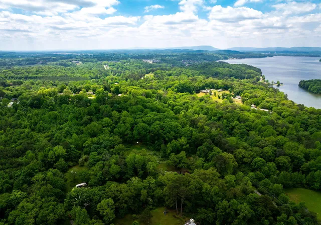 4th image of 6130 Champion Rd, Chattanooga, TN 37416 | MLS# 1533613