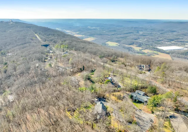 Homes for sale in Lookout Mountain, GA | 1117 Mountain Ter, Lookout Mountain, GA 30750 | MLS# 1533767
